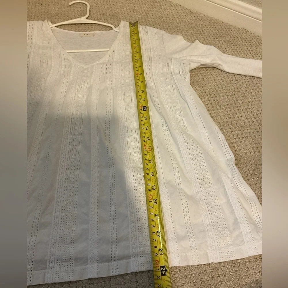 6397 White Eyelet Top Size XS